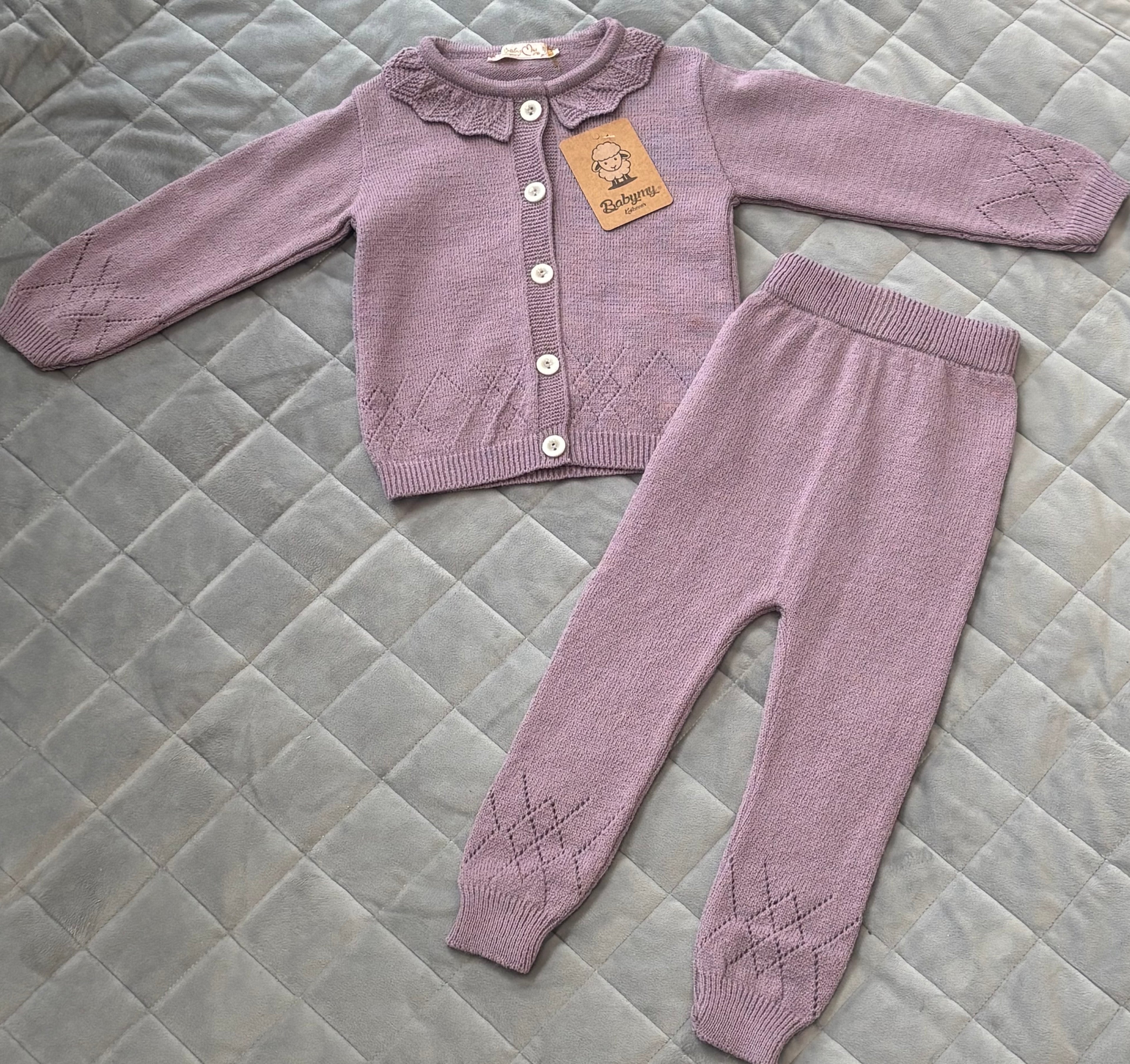 Knitted cardigan and bottoms