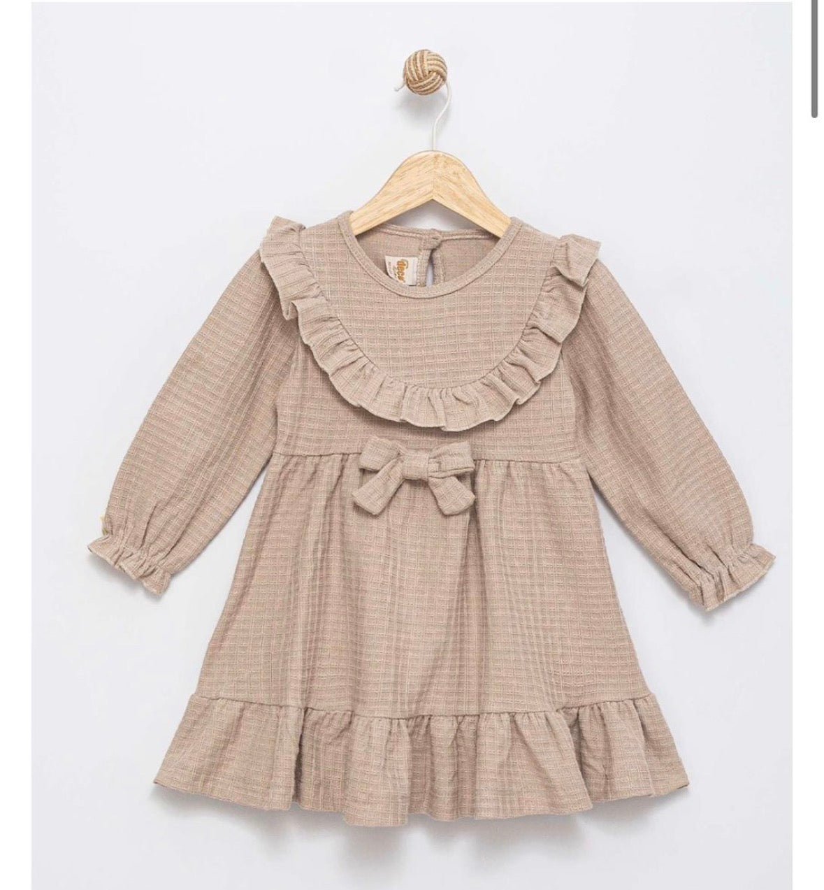 Collared dress with bow