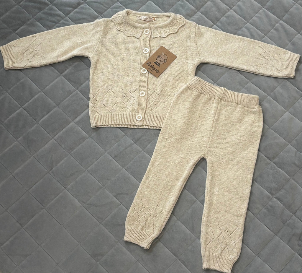 Knitted cardigan and bottoms