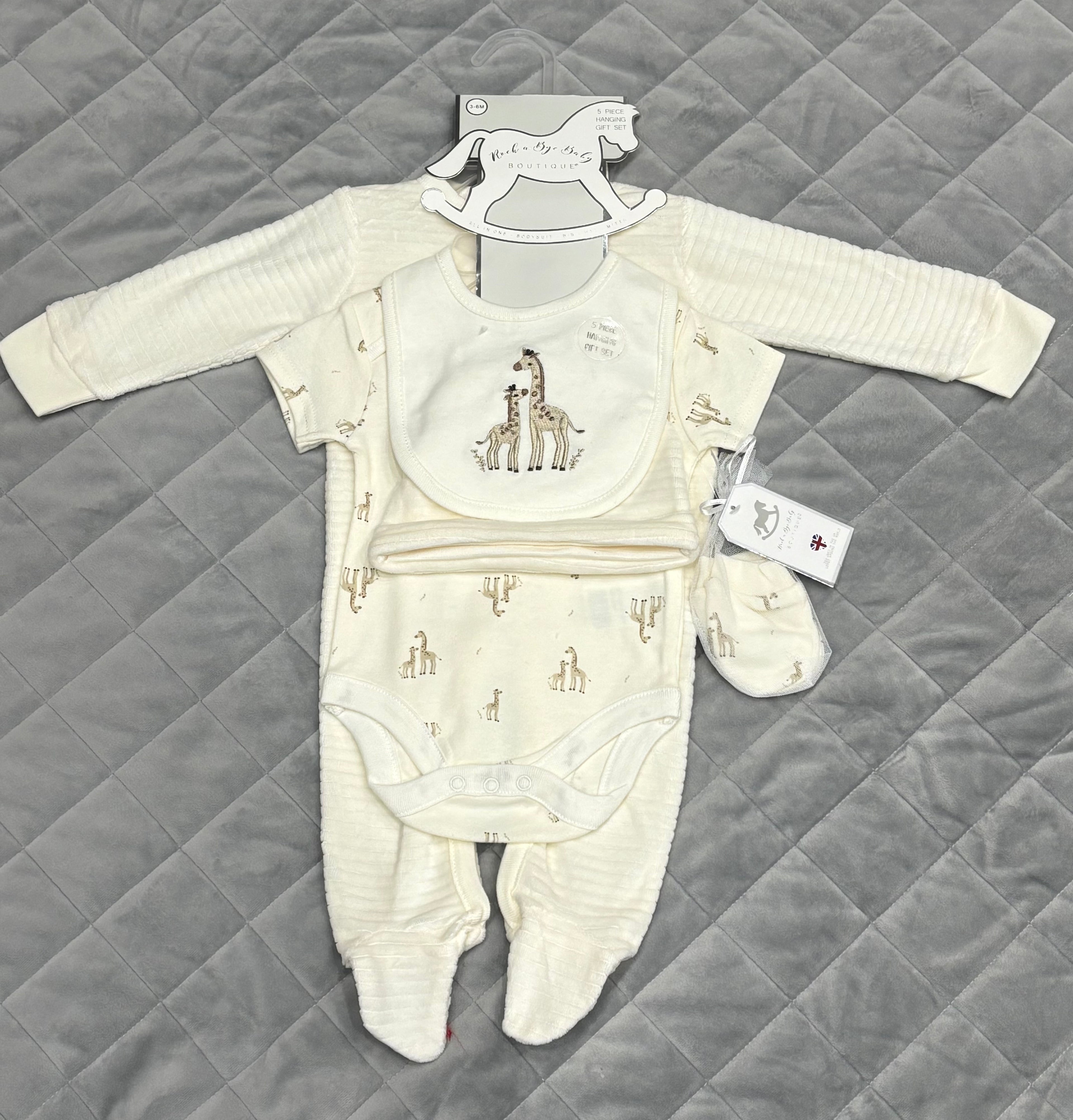 5 piece giraffe set